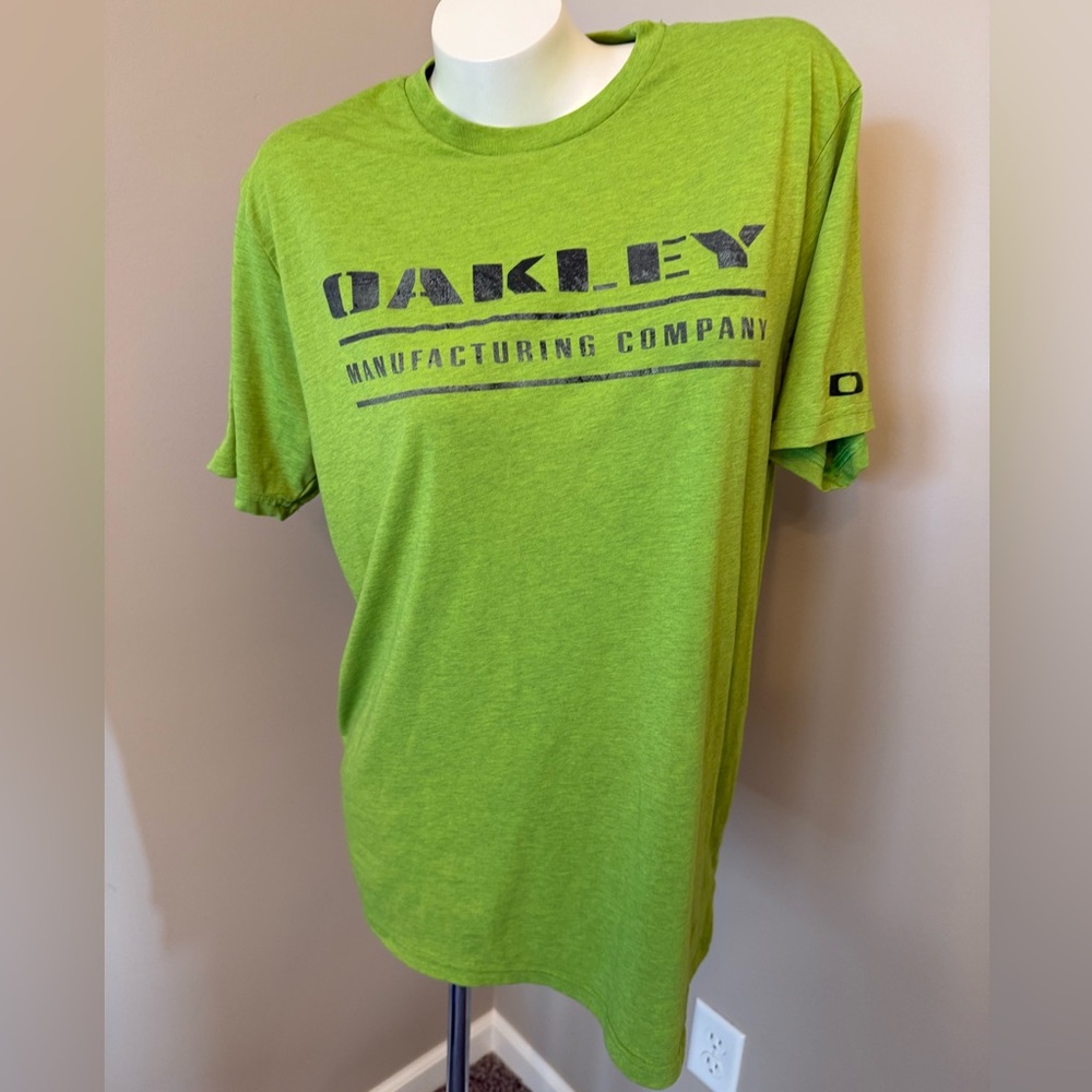 Oakley Manufacturing Company BKE collab T-shirts Size XL Mens Bright Green